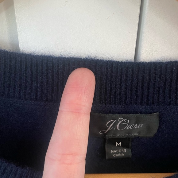 J Crew Everyday Cashmere Crewneck Sweater with Intarsia-Knit Stars - Picture 9 of 14